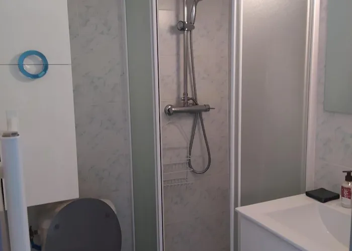 De La Pinede Апартаменты