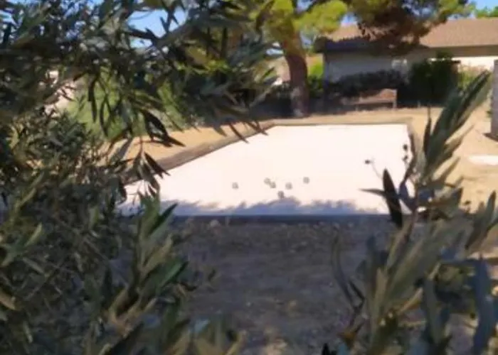 Апартаменты De La Pinede *